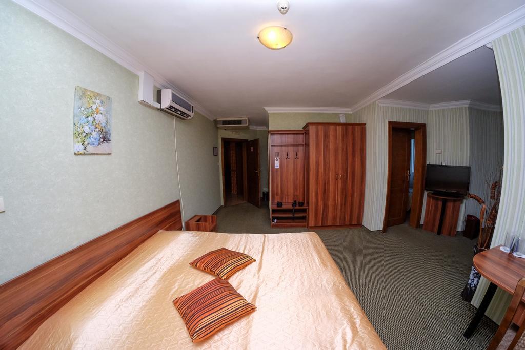 Haskovo Hotel Bagian luar foto
